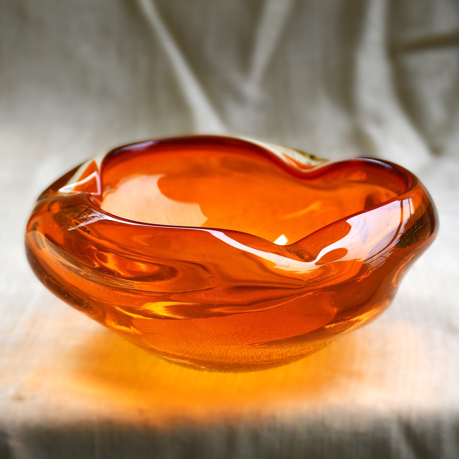 Винтидж пепелник Murano, сомерсо техника, амбър, 60-те год. (090608261726)