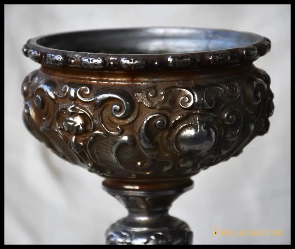 Античен бокал с барокова декорация - antique