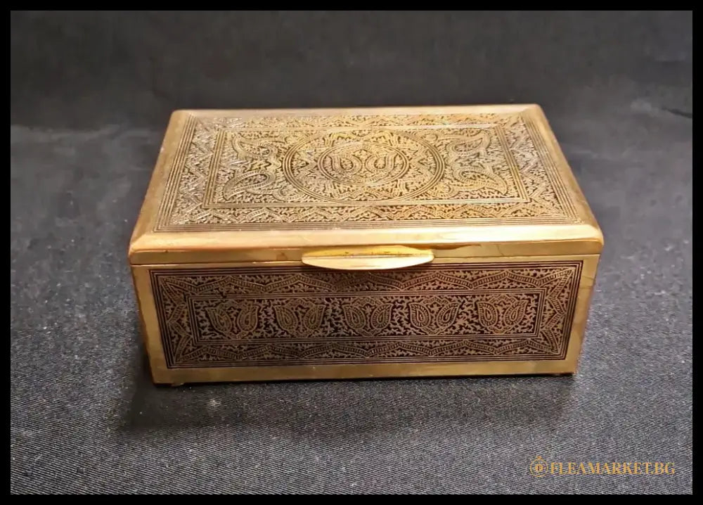 Дървена кутия с метален обков - antique