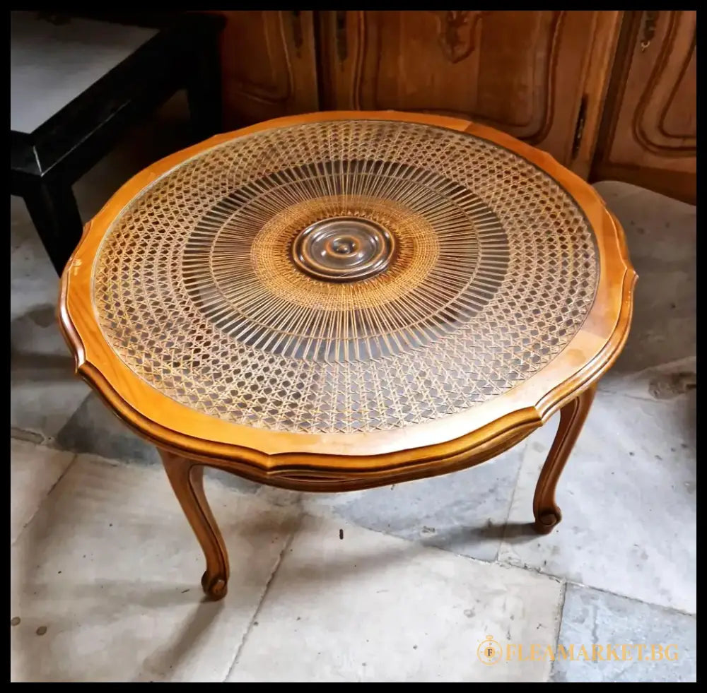 Дървена маса със стъклен плот - antique