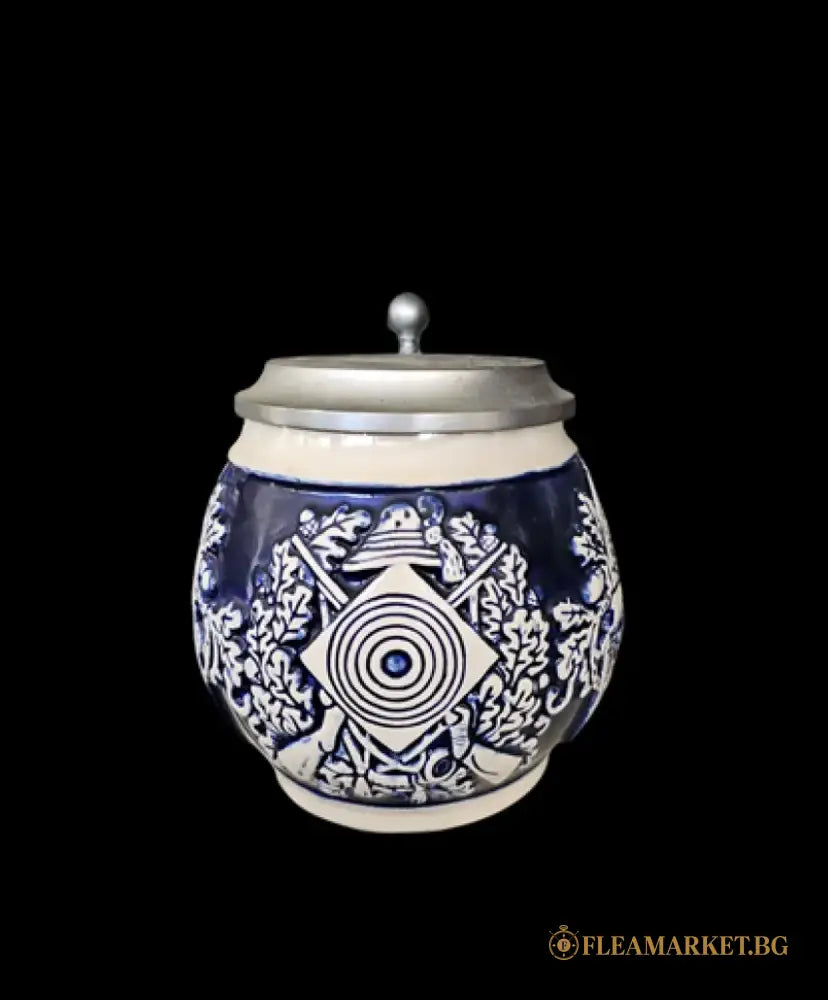 Халба с капак,вместимост 0,5L (481)