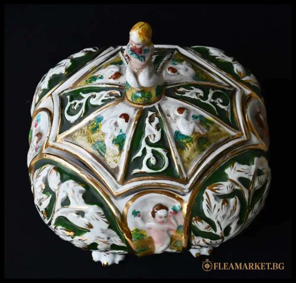 Купа с капак на Каподимонте - antique