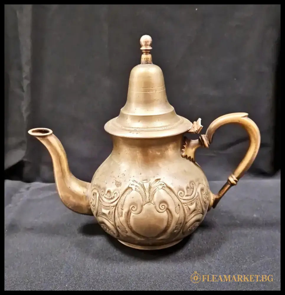 Метален чайник (100)