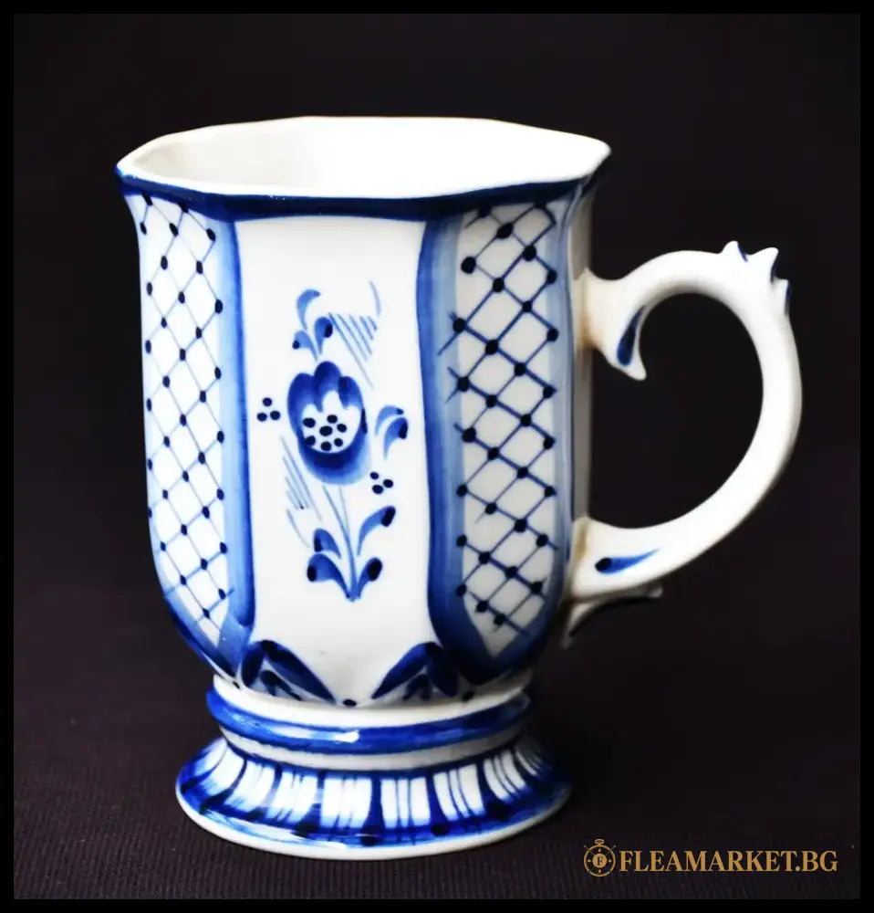 Порцеланова чаша за чай на Гжел - antique