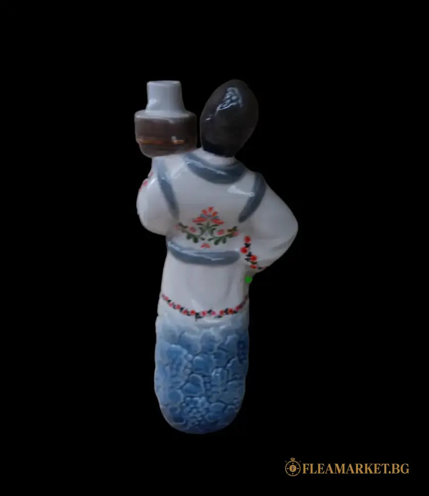 Порцеланова статуетка (157)
