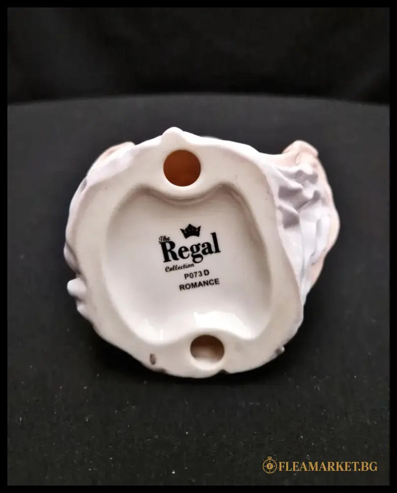 Порцеланова статуетка Regal - лимитирана колекция - antique