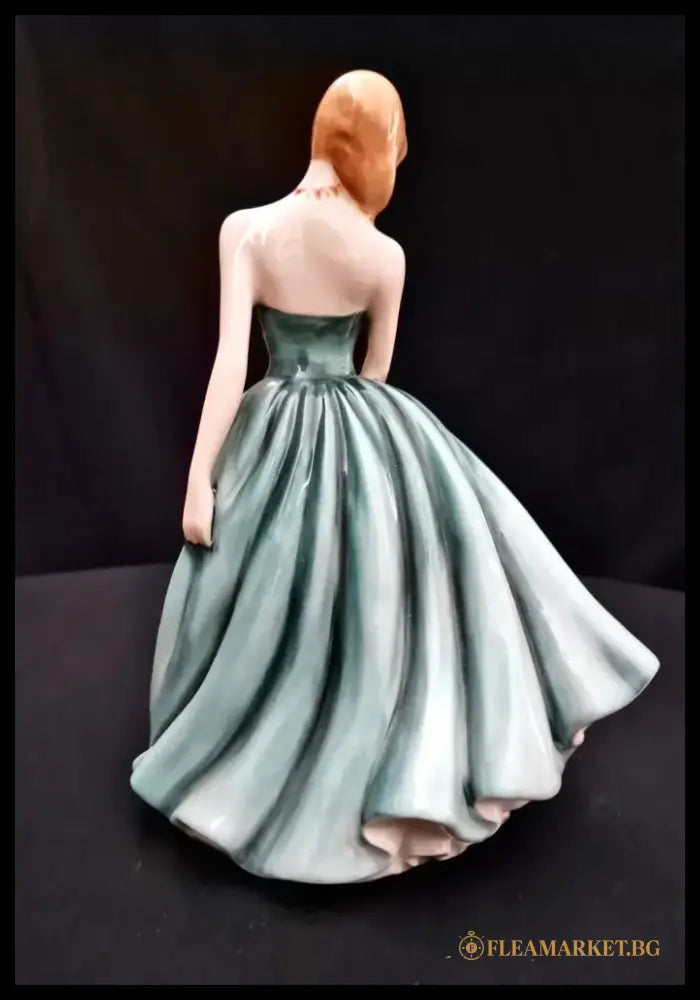 Порцеланова статуетка Royal Doulton - Sarah - antique