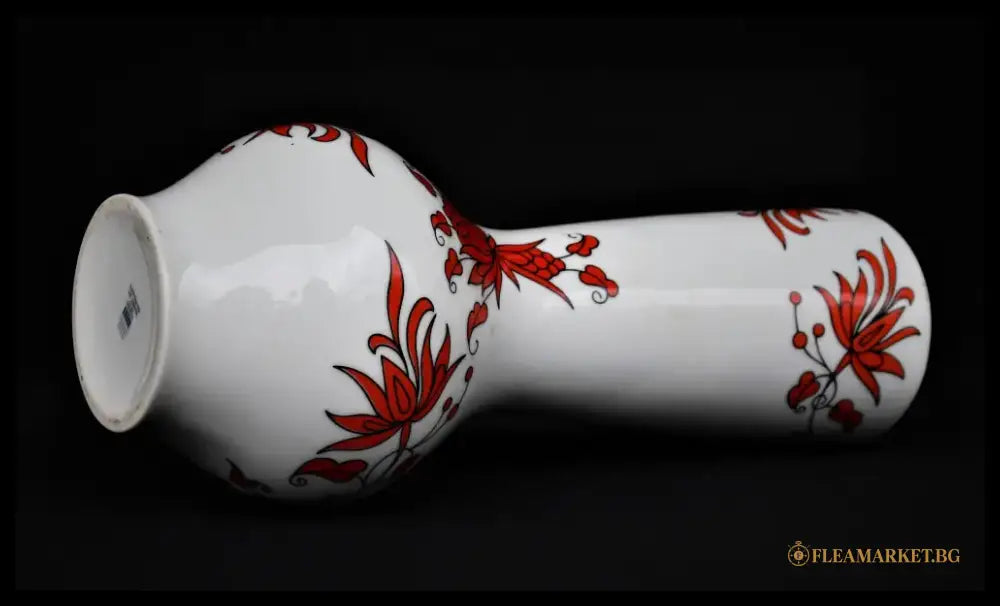Порцеланова винтидж ваза от Жолнай/Zsolnay - antique