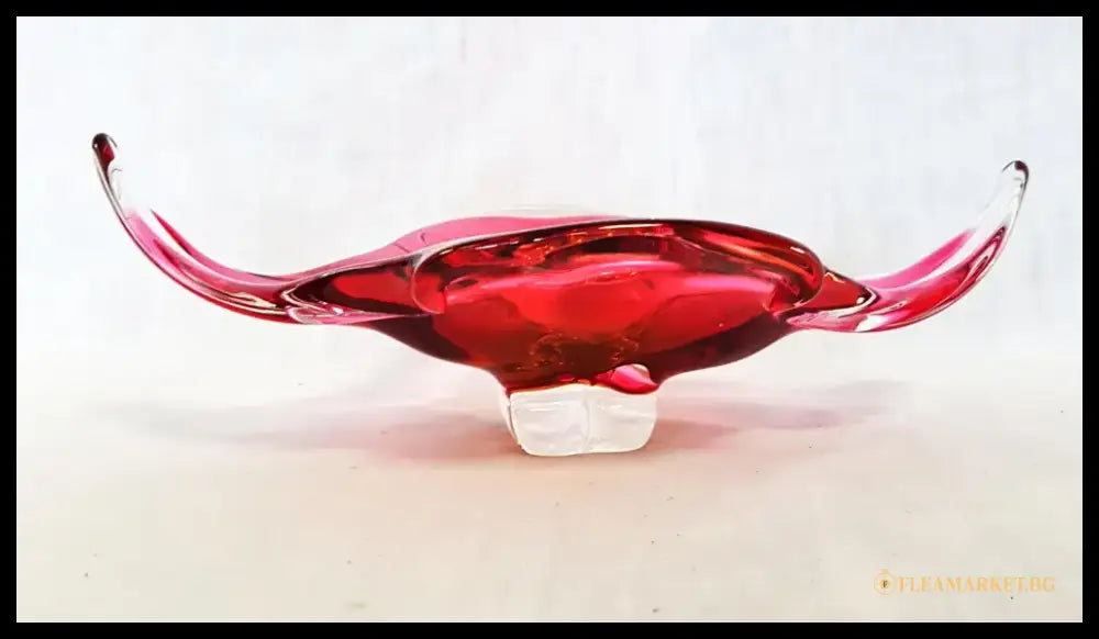Стъклена купа (183)