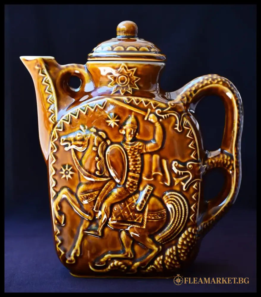 Винтидж чайник ’Св. Георги’ - майолика СССР - antique