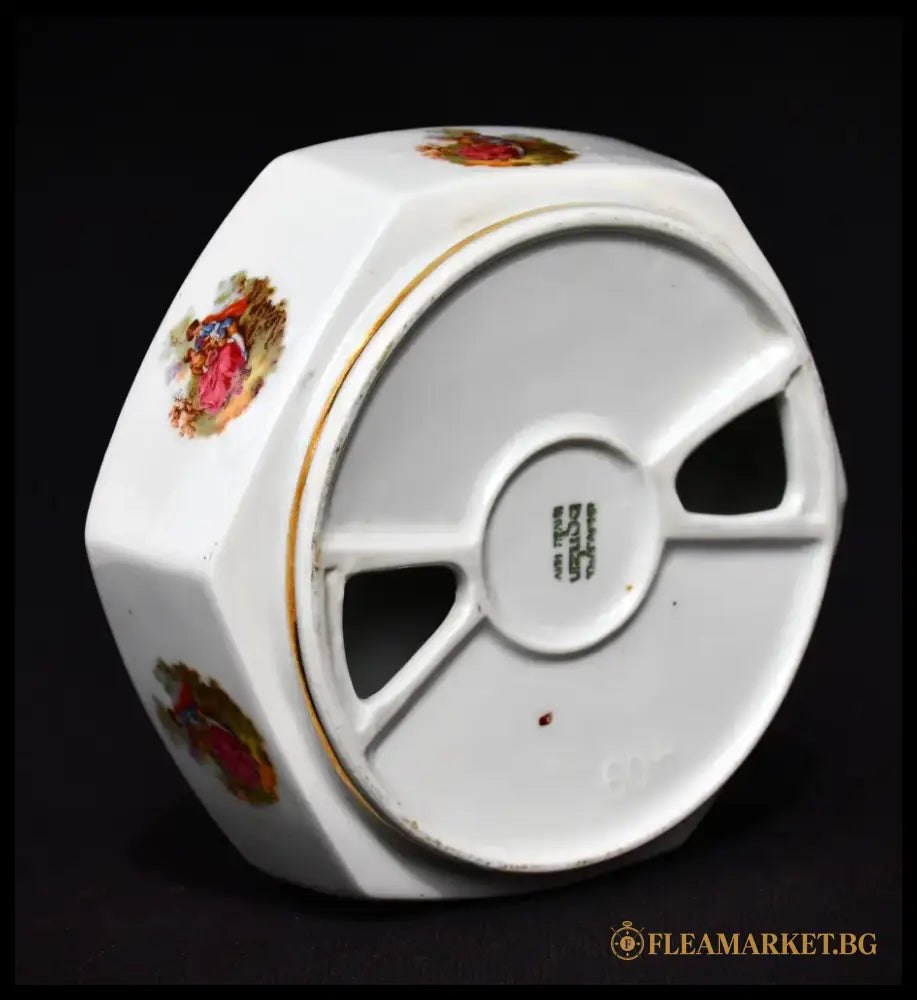 Винтидж пепелник ’Фрагонар’ - ’Изида’ - antique