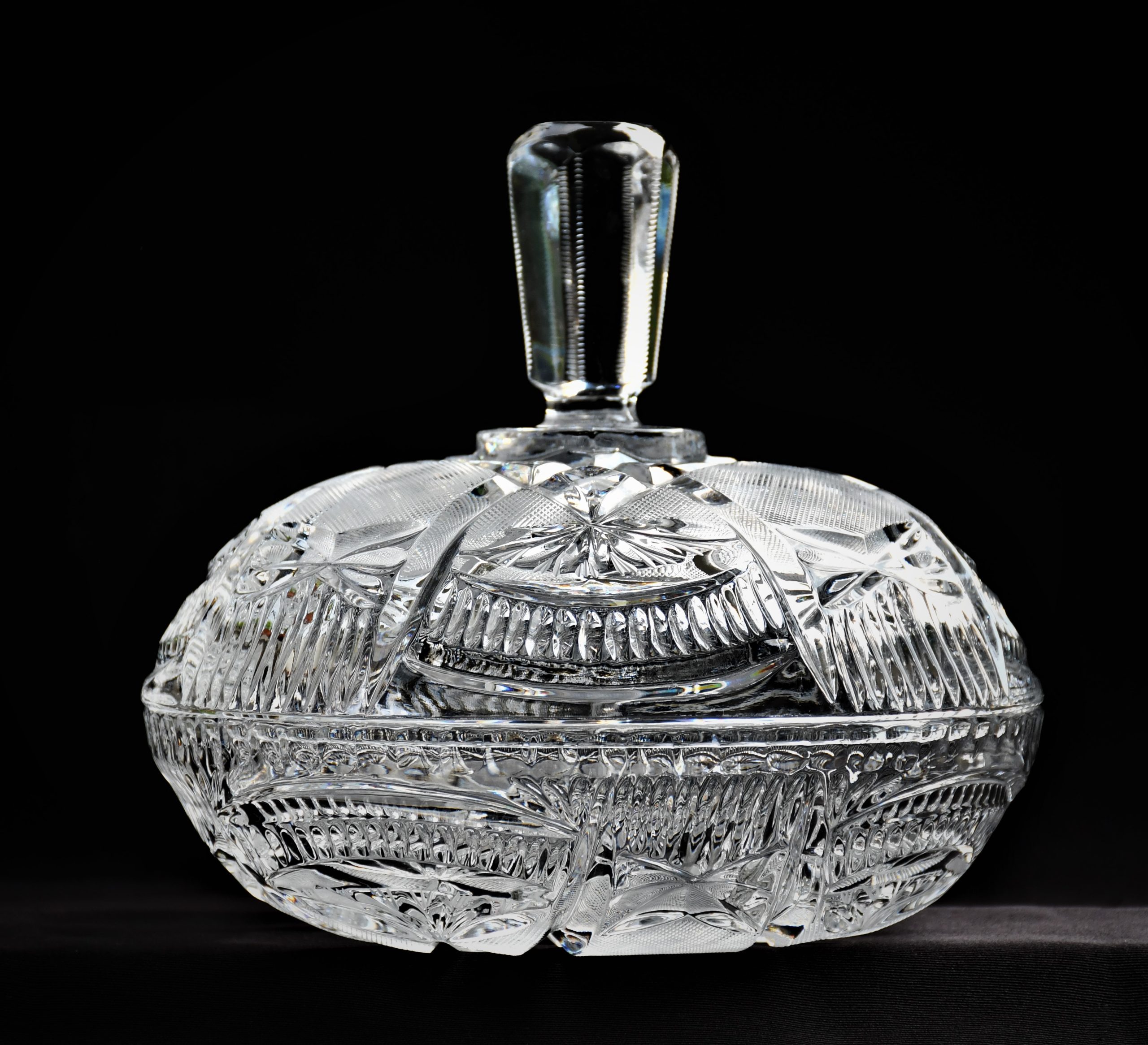 Кристална винтидж бомбониера (2 кг.)