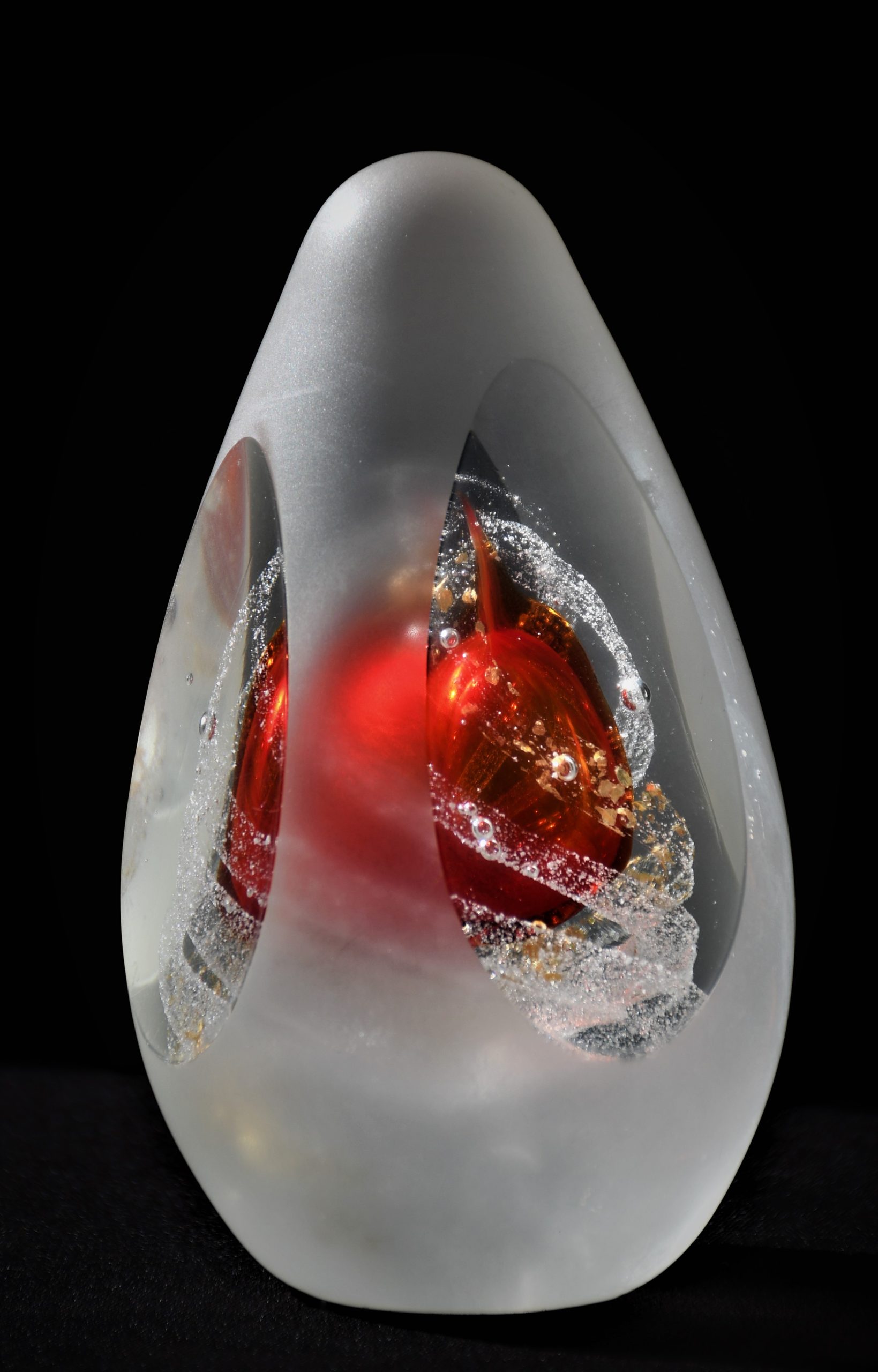 Стъклена скулптура на Monica Backström за Kosta Boda