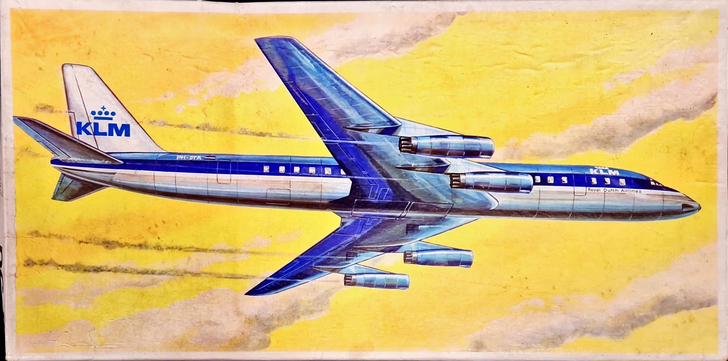 Модел на самолет DC-8 в мащаб 1:100
