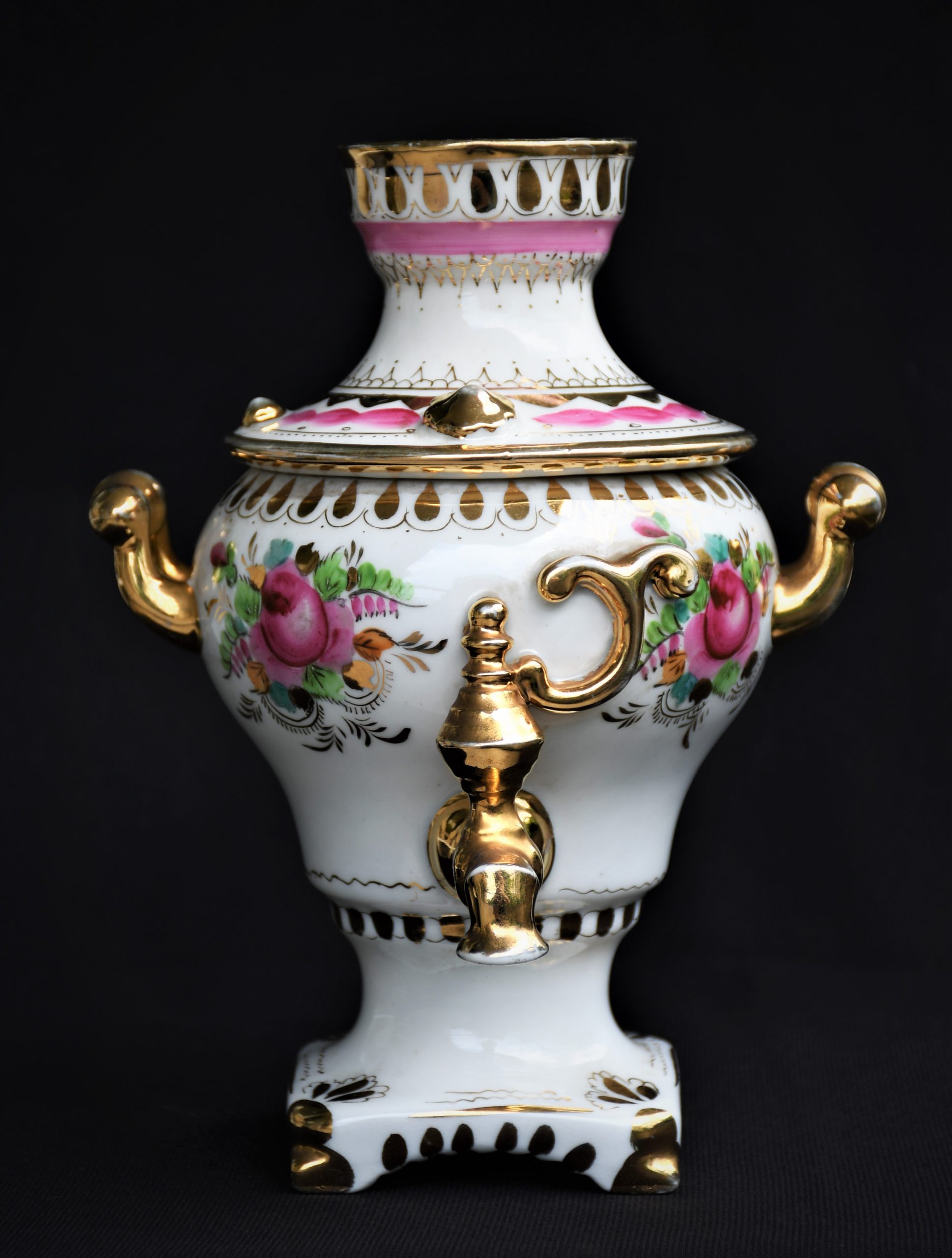 Порцеланов самовар Гжел