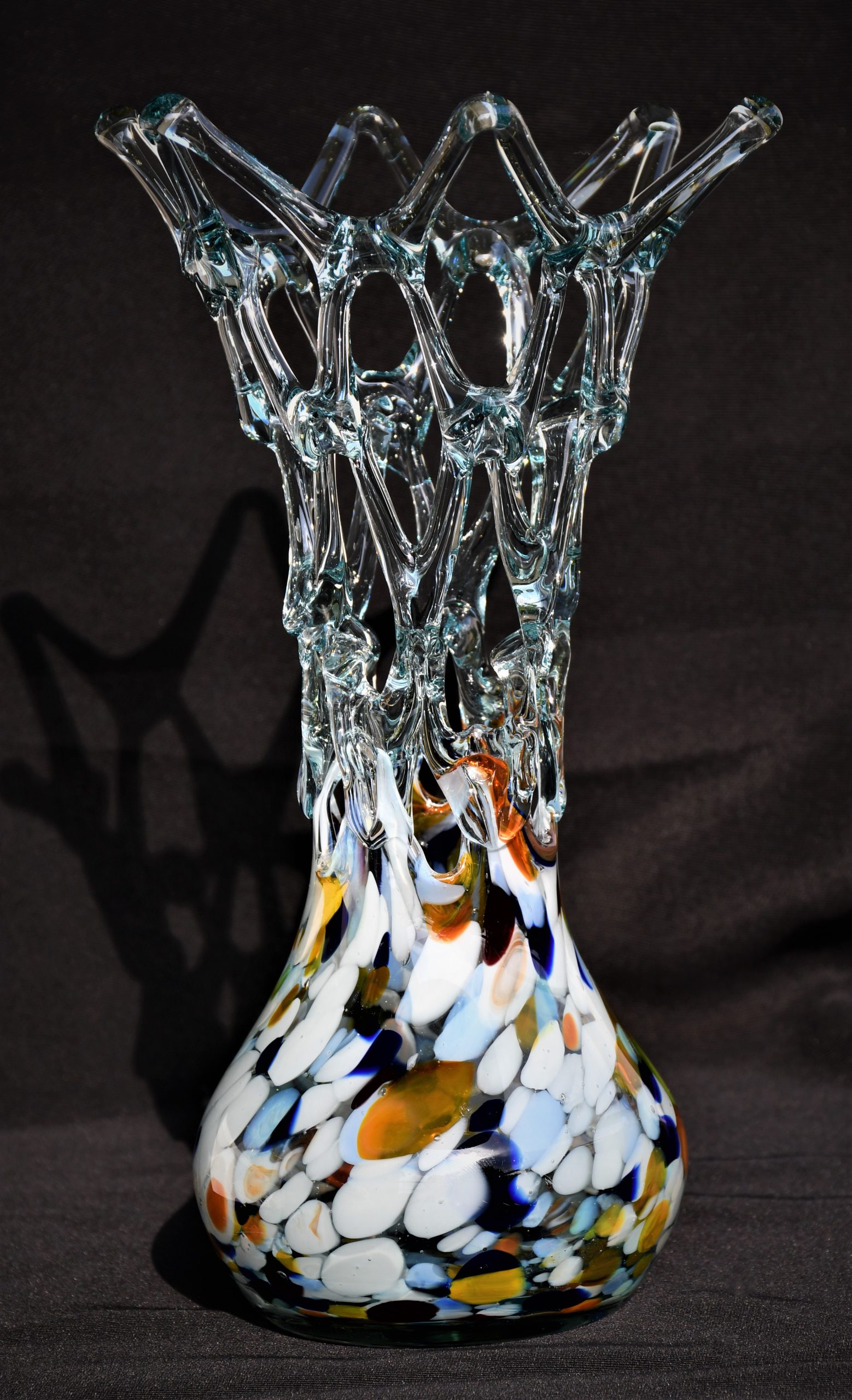 Винтидж ваза с "дантелена" яка