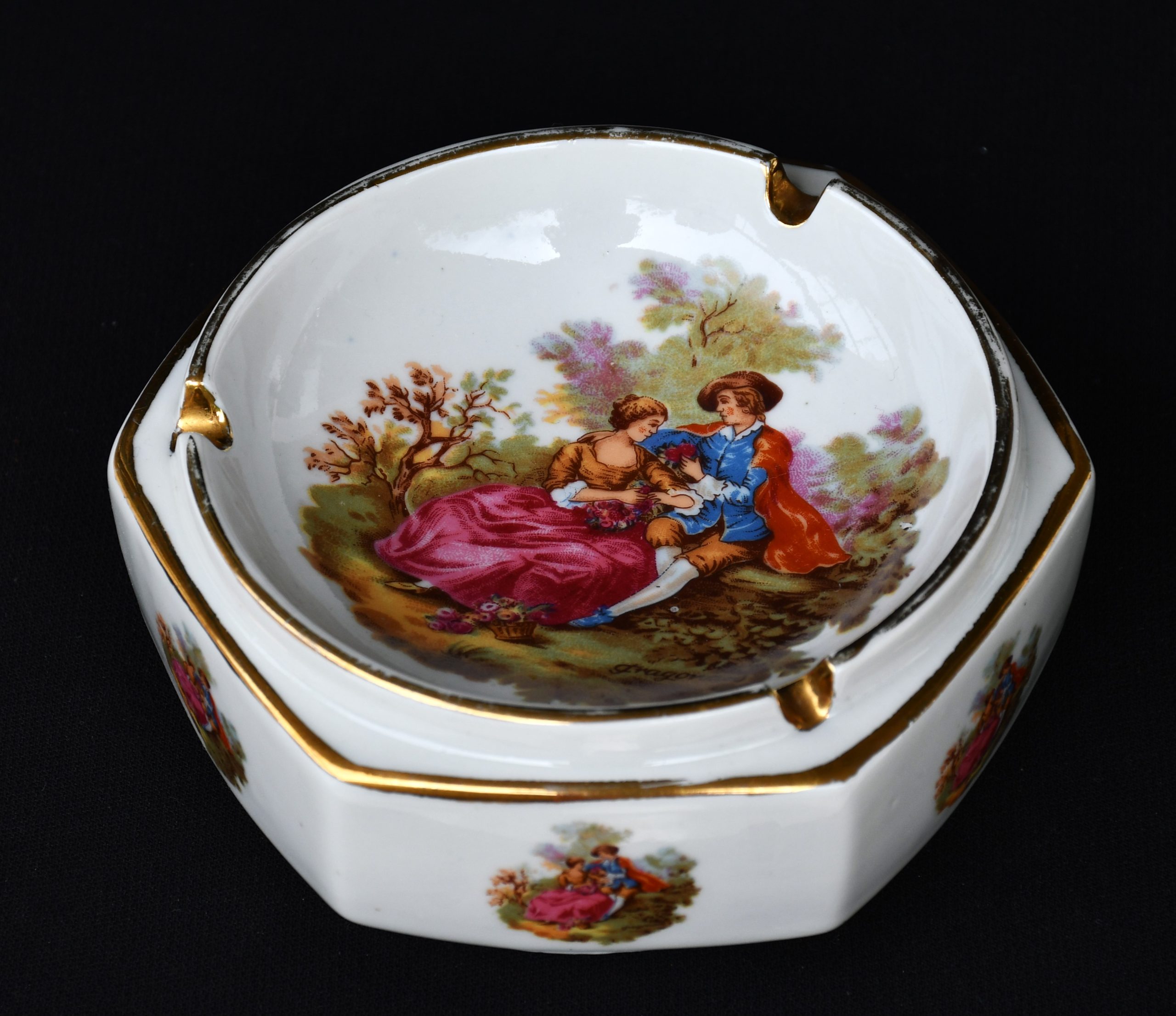 Винтидж пепелник "Фрагонар" - "Изида"