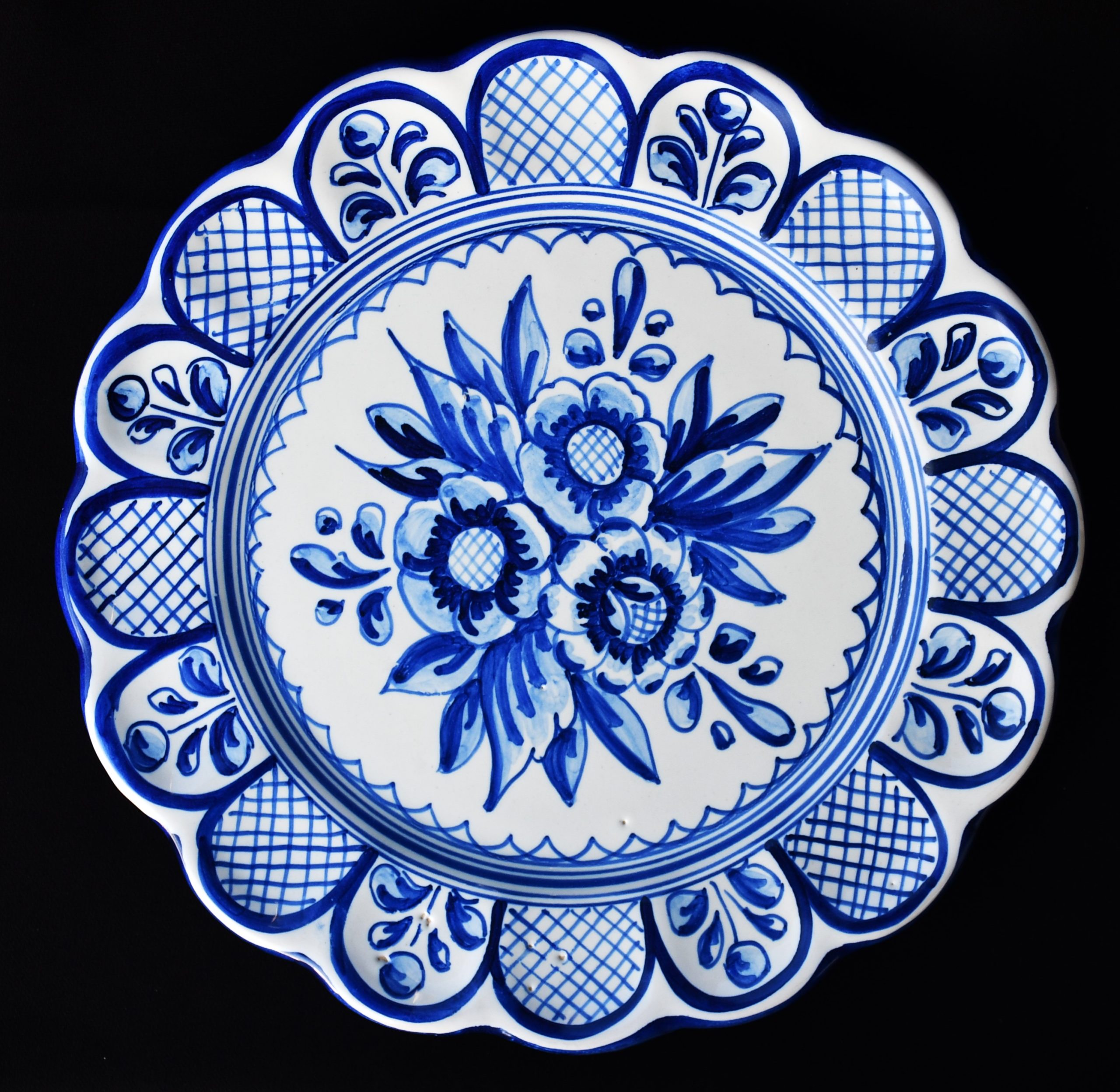 Ръчно рисувана испанска чиния - майолика