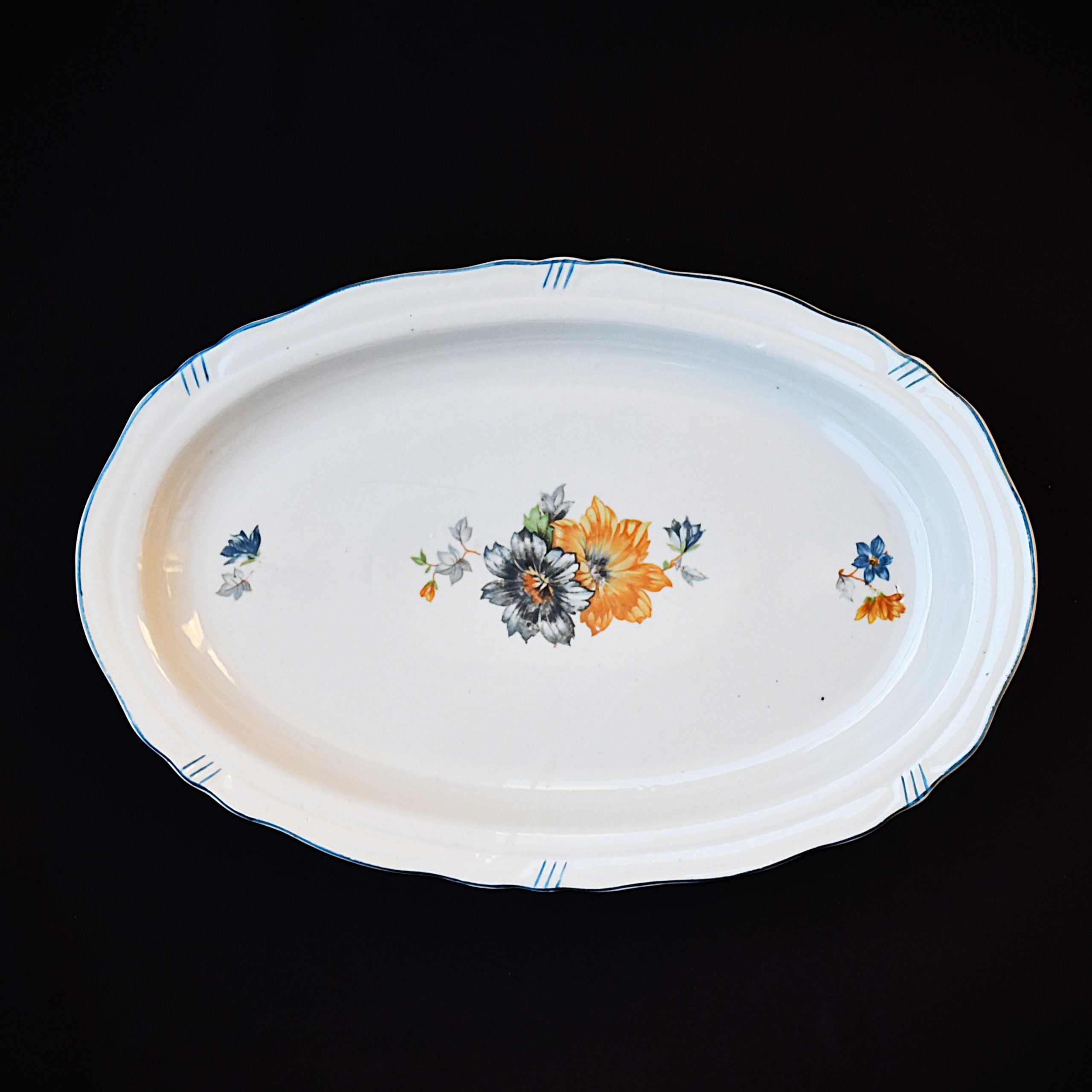 Стара чиния на СИП - голям размер