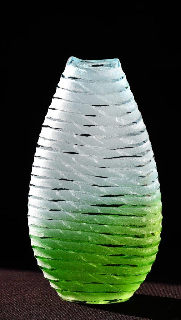 Ваза в стил "Модерн" - художествено стъкло