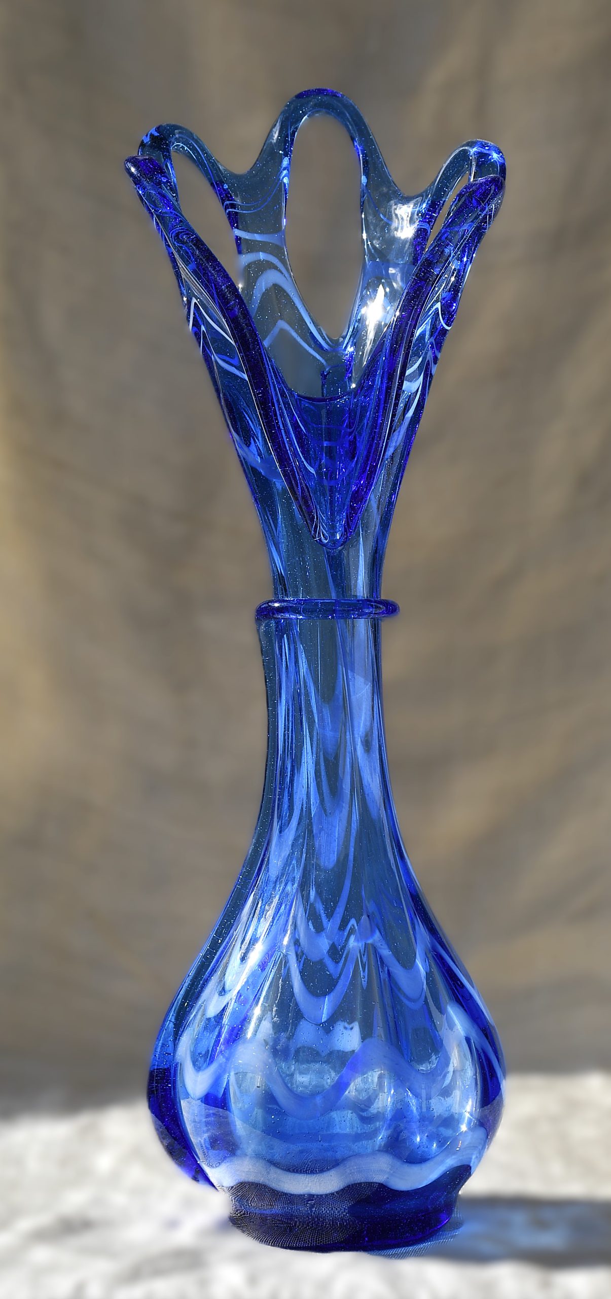 Органична ваза - художествено стъкло